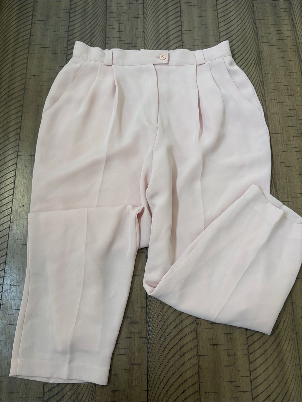 Ingenuity High-Rise Cropped Pleated Pants in Light Pink